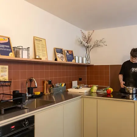 Meininger Hotel Berlin Mitte-3